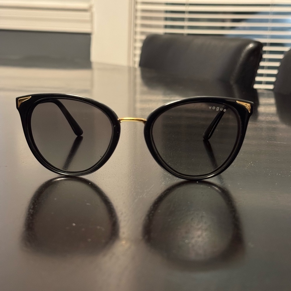 Vogue Sunglasses V05230S